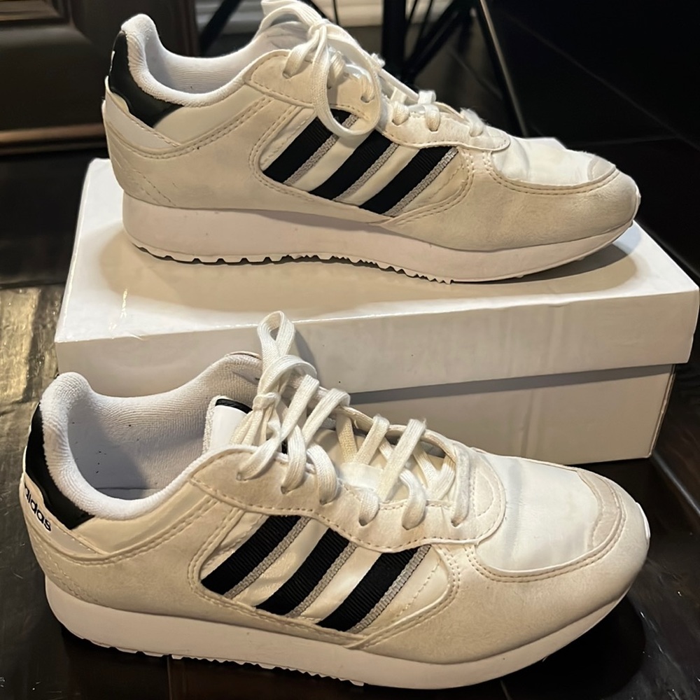 Like New Adidas athletic shoes